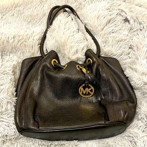 Michael Kors black soft leather bucket purse. Great condition.